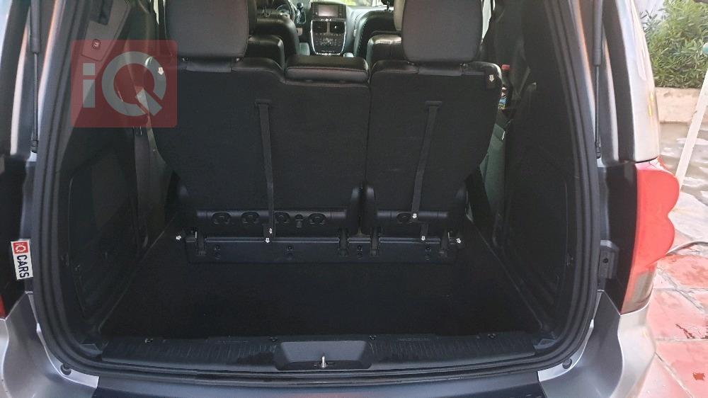 دودج جراند كارافان